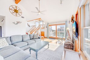 04-Surf-Or-Sound-Realty-845-Sirens Treasure-Great Room-03