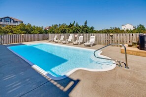 Surf-or-Sound-Realty-Knights-in-Salvo-727-Pool-2