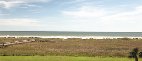 Vista para praia/oceano