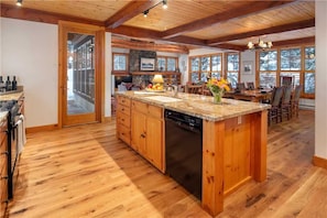 Kitchen with Breakfast Bar
