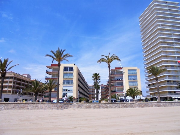 Façade