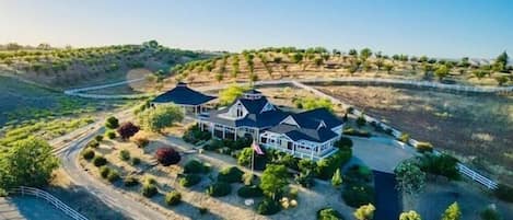 Live in Luxury at Tour de Rouge