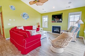 Surf-or-Sound-Realty-Family-Time-546-Great-Room-2