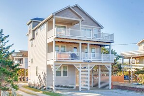 surf-or-sound-realty-family-time-546-exterior