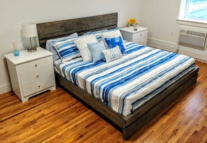 Master suite - King bed