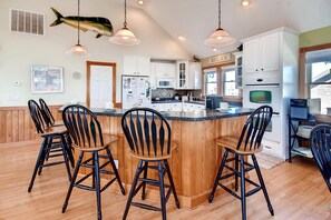 Surf-or-Sound-Realty-Freebird-460-Kitchen-1