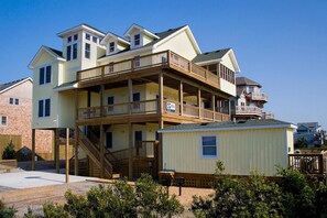 surf-or-sound-realty-freebird-460-exterior-2