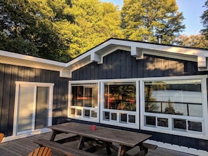 Deck with 8 person picnic table