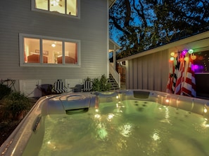 Salt-water plunge pool cools to 60 degrees F in hot Texan days.