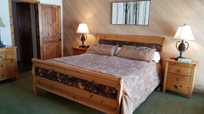 Bedroom 1 - King bed