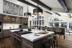 Avanti Chalet 11