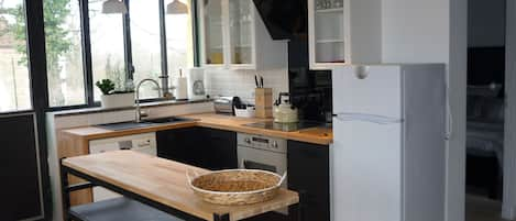 Black and white kitchen