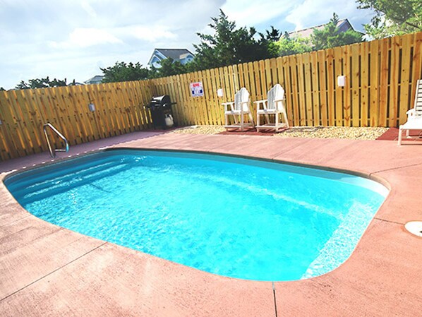 A 12' x 24' sparkling swimming pool is waiting for you to take a splash!