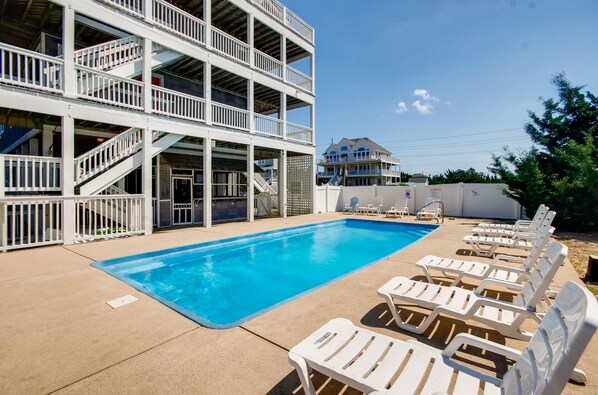 Surf-or-Sound-Realty-Island-Fantasy-443-Pool