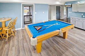Surf-or-Sound-Realty-300-Dancing-Dunes-Game-Room-2