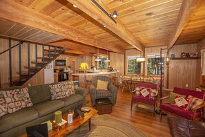Das Berghaus Living Area and Kitchen