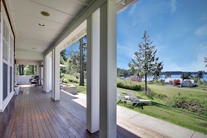 Lovely deck and yard overlooking Bellevue Farm and Westcott Bay