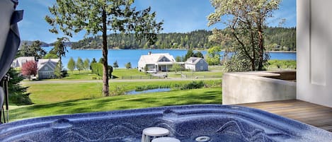 Relax in the hot tub and take in the views of Westcott Bay

(No water access)