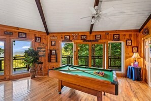 Spielezimmer