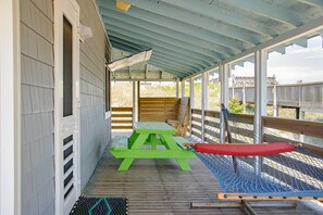 JR10: Mann Cottage | Wrap-Around Porch