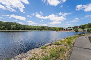 Outdoor Space | Community Perks | 6 Mi to Branson Strip