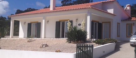 Detached and private villa with uninterupted beach and countryside views