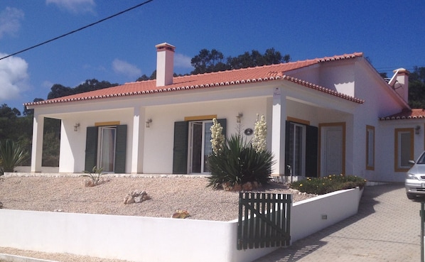 Detached and private villa with uninterupted beach and countryside views