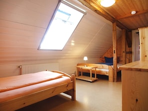 Ferienwohnung Kummerower See, 80qm, 2 Schlafzimmer, max. 7 Personen-Schlafzimmer 2