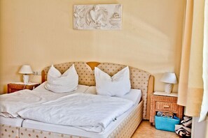 Ferienwohnung mit 28 qm, 1 Wohn-/Schlafraum für maximal 3 Personen-Schlafzimmer 2