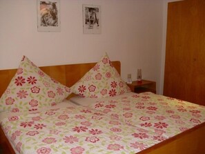 Ferienwohnung 3, 45qm, 2 Schlafzimmer, max. 5 Personen-Whg3_Schlafzimmer1_Gästehaus Brigitte Kienzler