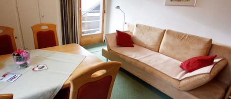 Ferienwohnung Nr. 7 Typ B, 38qm, Balkon, 1 Schlafzimmer, max. 2 Personen-Wohnzimmer