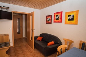 Ferienwohnung 3, 45qm, 2 Schlafzimmer, max. 5 Erwachsene und 1 Kind