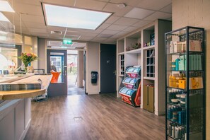 Entrance / Reception