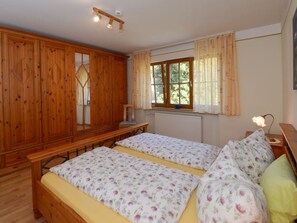 Ferienwohnung Bergfranzenhof, 120qm, Balkon, Terrasse, 3 Schlafzimmer, max. 6 Personen