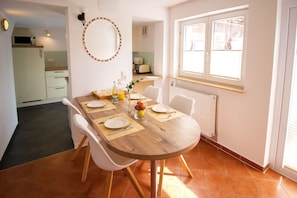 Ferienwohnung Typ C Wellness, 2 Schlafzimmer, max. 5 Personen-Eßbereich - Wohnküche
