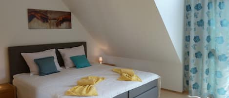 Ferienwohnung Mühlerain, 70qm, 2 Schlafzimmer, max. 3 Personen-Schlafzimmer mit Doppelbett