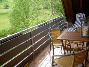 Ferienwohnung mit 75qm, 2 Schlafzimmer, max. 5 Personen-Balkon mit Markise