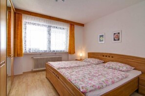 Ferienwohnung West, 44 qm, 1 Schlafzimmer, max. 2 Personen-Doppel-Schlafzimmer