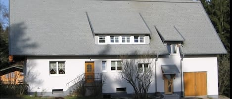 Ferienwohnung Schartenschmiede, 95qm, 3 Schlafzimmer, maximal 4 Personen-Haus mit der Ferienwohnung