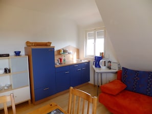 Ferienwohnung 65qm, 2 Schlafzimmer, 1 Wohn-/Schlafraum, max. 4 Personen-Küchenzeile