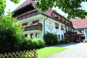 Gasthof Straub mit Ferienhaus Anita, (Lenzkirch-Kappel), LHS 02571