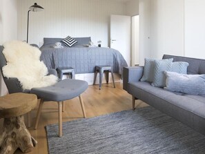 Ferienwohnung Mittlere Etage, ca. 120qm, 2 Schlafzimmer, max. 6 Personen