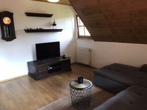 Ferienwohnung, 80 qm, 2 Schlafzimmer, 1 Wohn-/Schlafzimmer, max. 5 Personen-Morgethof