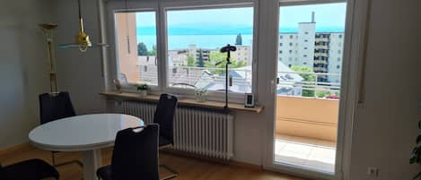 Ferienwohnung mit 75 qm, 2 Schlafzimmer für max. 4 Personen-Wohn/Esszimmer 1