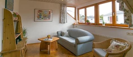 Ferienwohnung, 77qm, 1 Schlafraum, maximal 2 Personen-Wohnraum