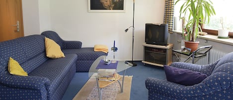 Ferienwohnung 4, 50 qm, 1 Schlafzimmer und 1 Wohn/Schlafraum, max. 3 Personen-Wohnbereich