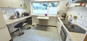 EG-Ferienwohnung, 86 qm, 1 Wohnzimmer, 1 Schlafzimmer, max. 4 Personen-Küche