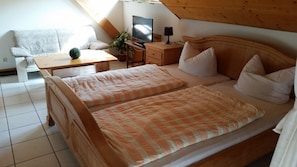 Ehrenmättlehof: Ferienwohnung E10, 45qm, Wohn-/Schlafbereich, max. 3 Personen-Schlafzimmer