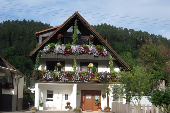 Ferienwohnung Paffendorf-INSIDE, OUTSIDE