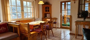 Ehrenmättlehof: Ferienwohnung E01, 85qm, 2 Schlafzimmer, max. 4 Personen-Essbereich